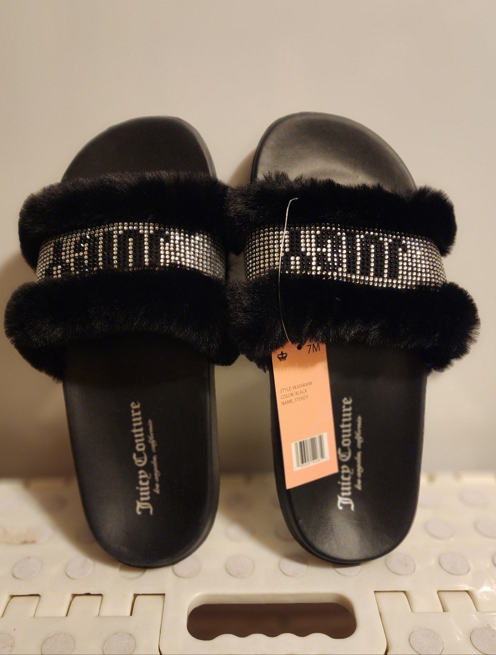 SZ 7 JUICY COUTURE RHINESTONE FURRY SLIDES SANDALS.